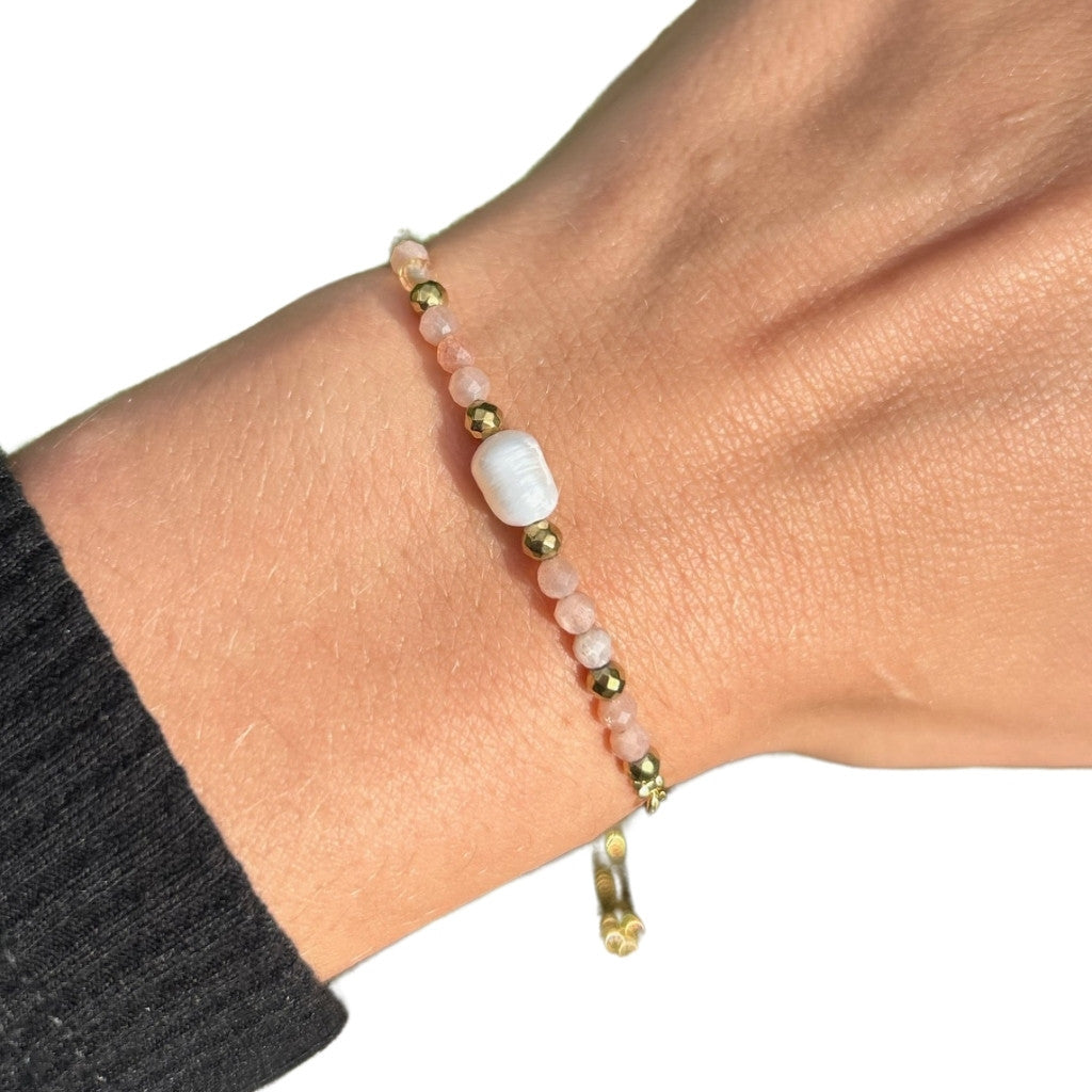 Edelsteen armband zonnesteen met parel verstelbaar