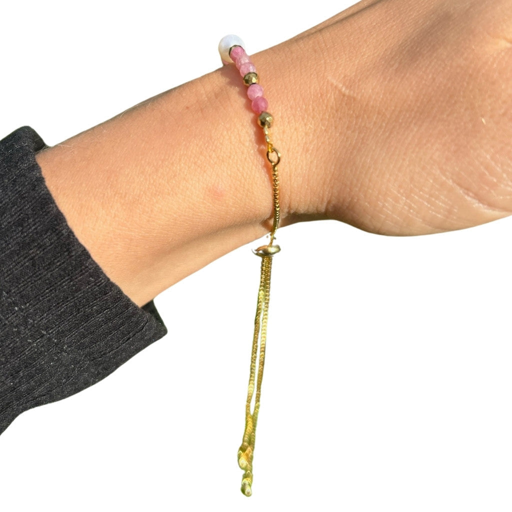 Edelsteen armband rubeliet met parel verstelbaar