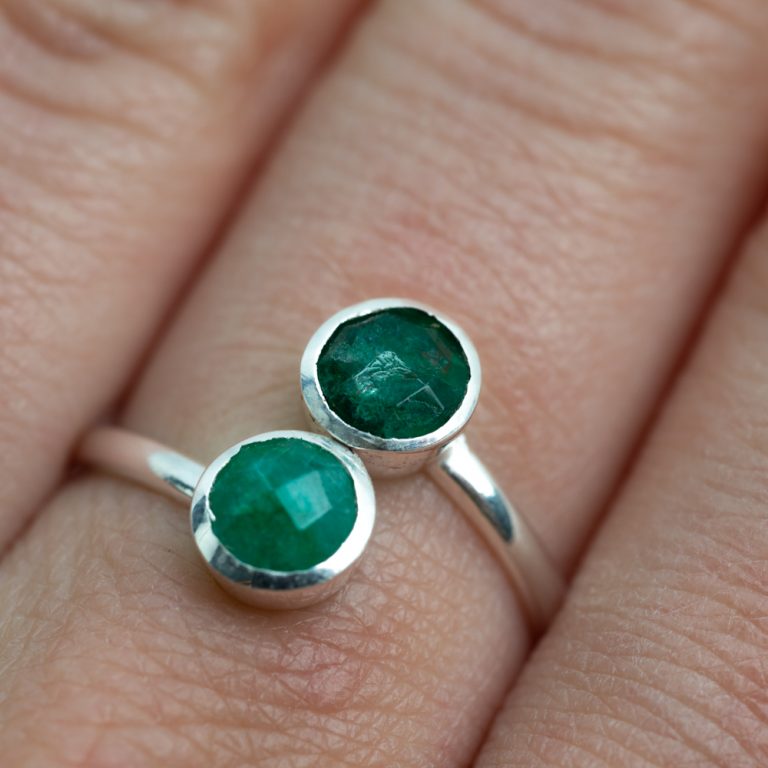 Geboortesteen ring smaragd mei verstelbaar - Mindfulshop - zilver