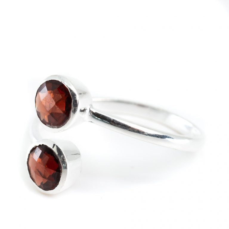 Geboortesteen ring granaat januari verstelbaar - Mindfulshop - zilver