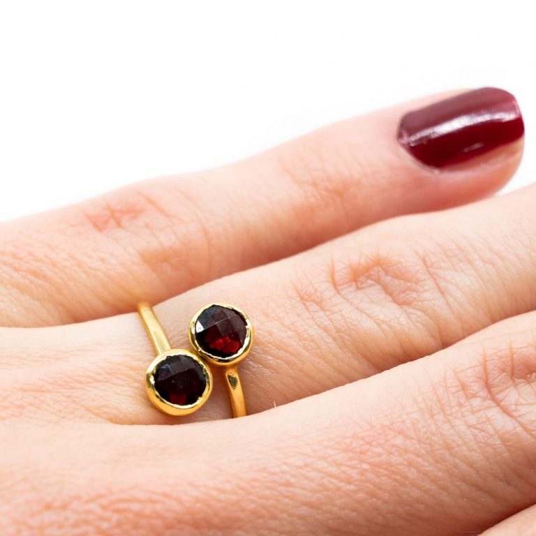 Geboortesteen ring granaat januari verstelbaar - Mindfulshop - goud