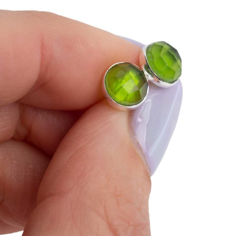 Studs oorbellen geboortesteen augustus peridoot facet - Mindfulshop - zilver