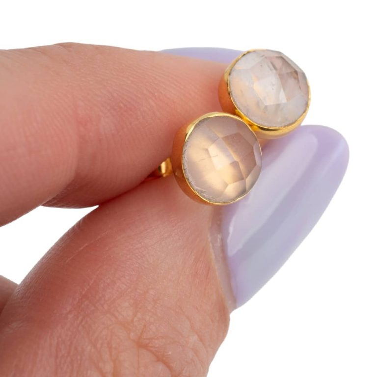 Studs oorbellen geboortesteen oktober rozenkwarts facet - Mindfulshop - goud