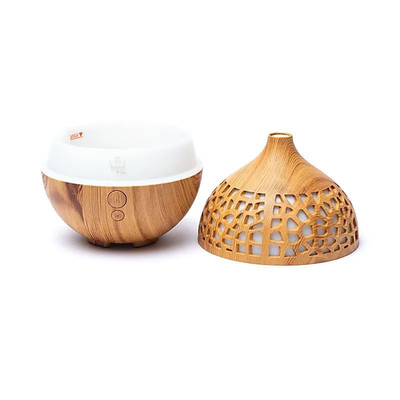 Houten ultrasone aromadiffuser met decoratieve kap en witte waterbak