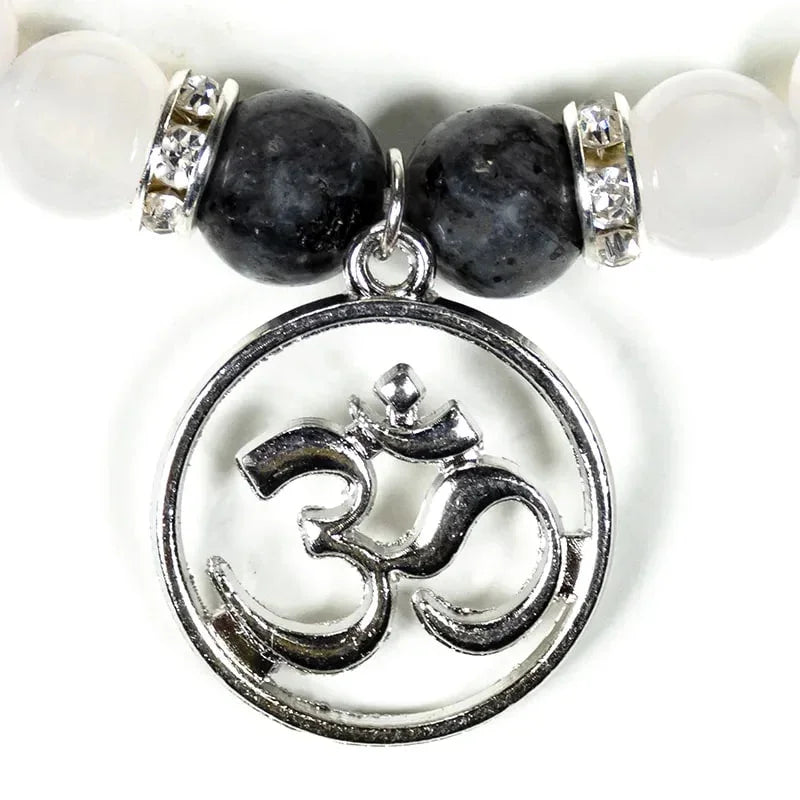 Edelsteen armband labradoriet/witte agaat met ohm - Mindfulshop - zwart / wit