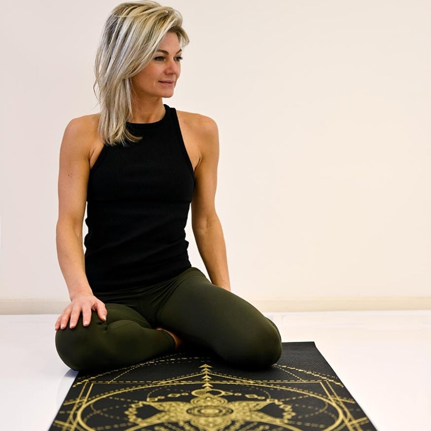 Yogamat Sacred print extra dik 6 mm - Love Generation - zwart / goud