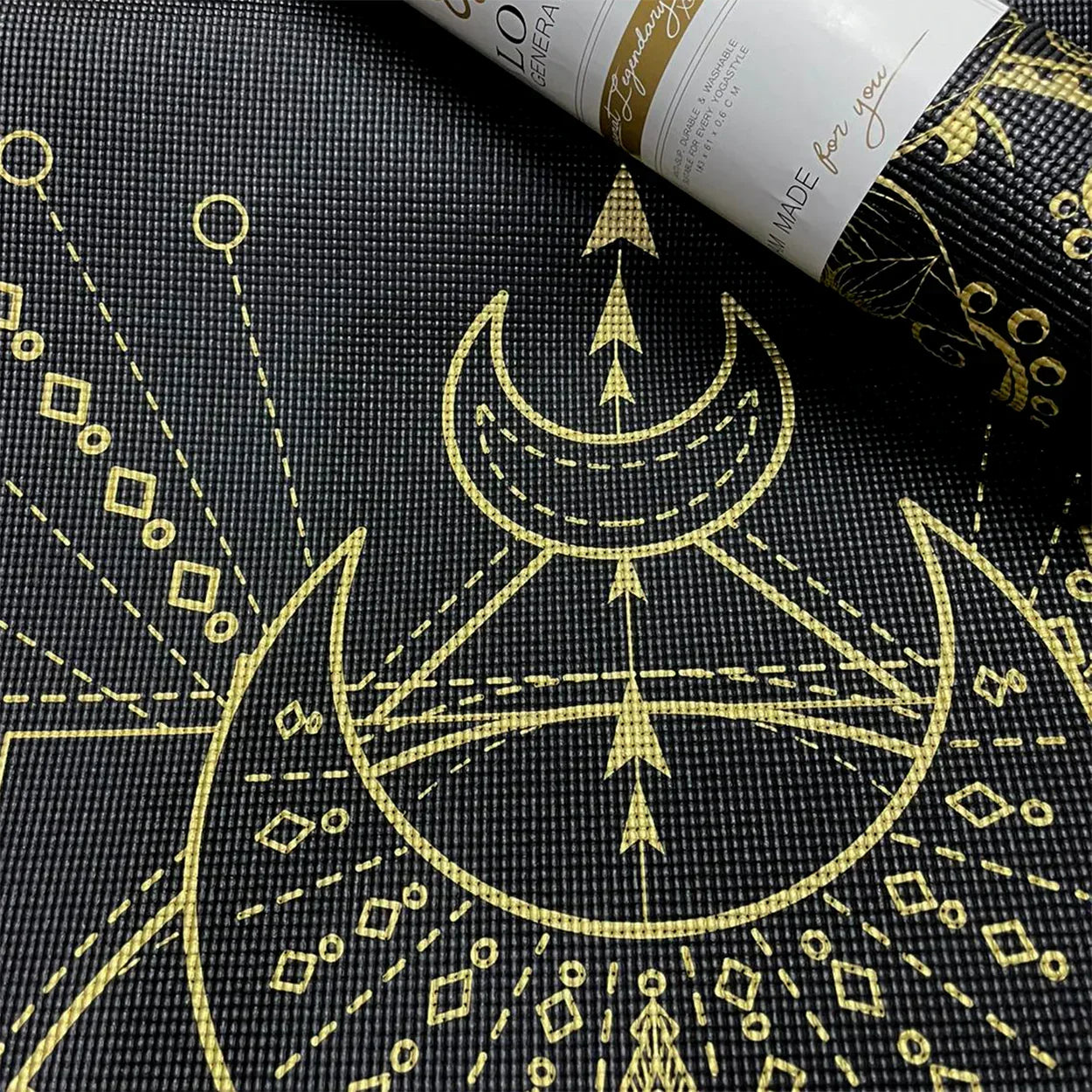 Yogamat Sacred print extra dik 6 mm - Love Generation - zwart / goud - The Mindfulshop