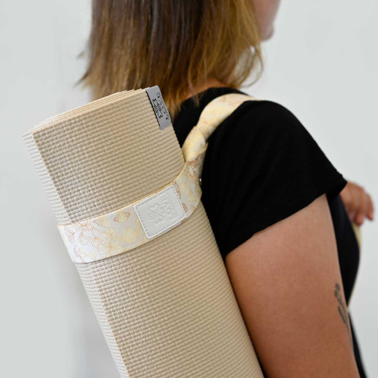 Yogamat draagriem print - Love Generation - golden flowers