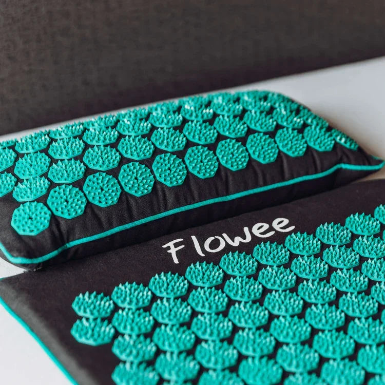 Spijkermat kussen - Flowee - grijs / zeegroen - The Mindfulshop
