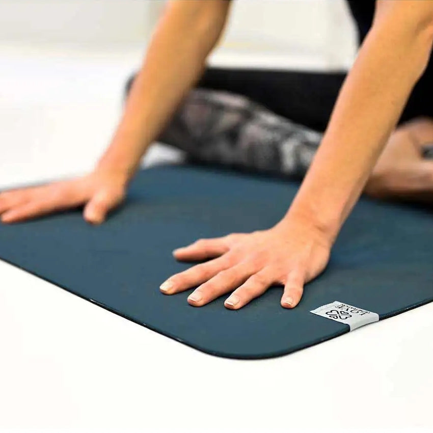 Yogamat superior TPE Eco 6 mm - Love Generation - brilliant blue