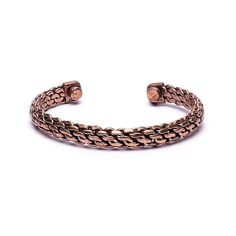 Koperen gevlochten armband met magnetische sluiting, perfect voor mindful styling en daily zen