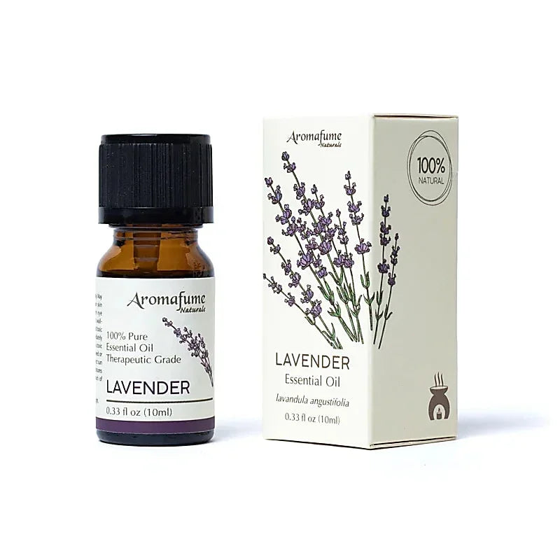 Aromafume Lavender essentiële olie flesje en verpakking op witte achtergrond.