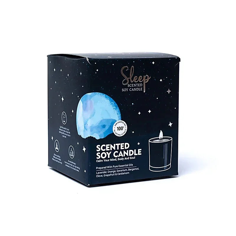 Donkerblauwe verpakking van een Sleep geurkaars van soja met een maanillustratie.