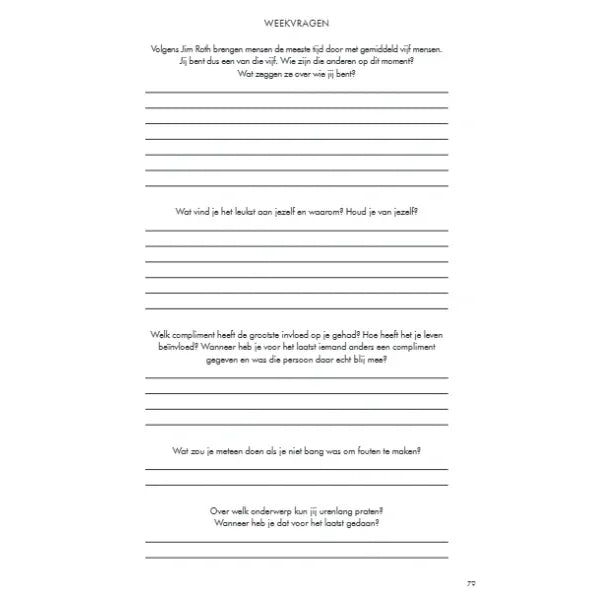 Witte pagina met Nederlandse zelfreflectie-vragen, lijnen om antwoorden te schrijven, journal voor mindfulness, zelfontwikkeling, weekvragen.