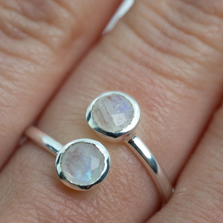 Geboortesteen ring maansteen juni verstelbaar - Mindfulshop - zilver