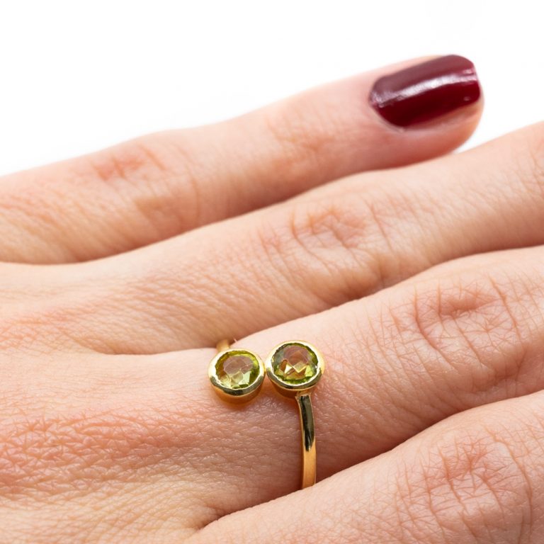 Geboortesteen ring peridoot augustus verstelbaar - Mindfulshop - goud