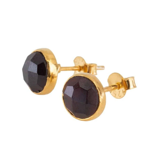 Studs oorbellen geboortesteen januari luxe facet granaat - Mindfulshop - goud