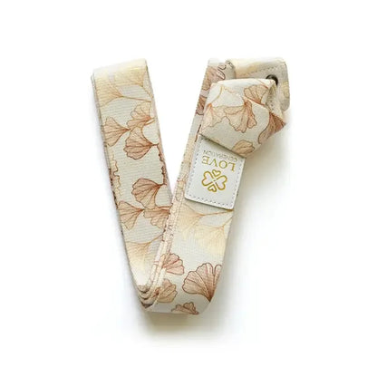 Beige yoga riem met ginkgo bladprint, verstelbaar voor yoga en stretching oefeningen