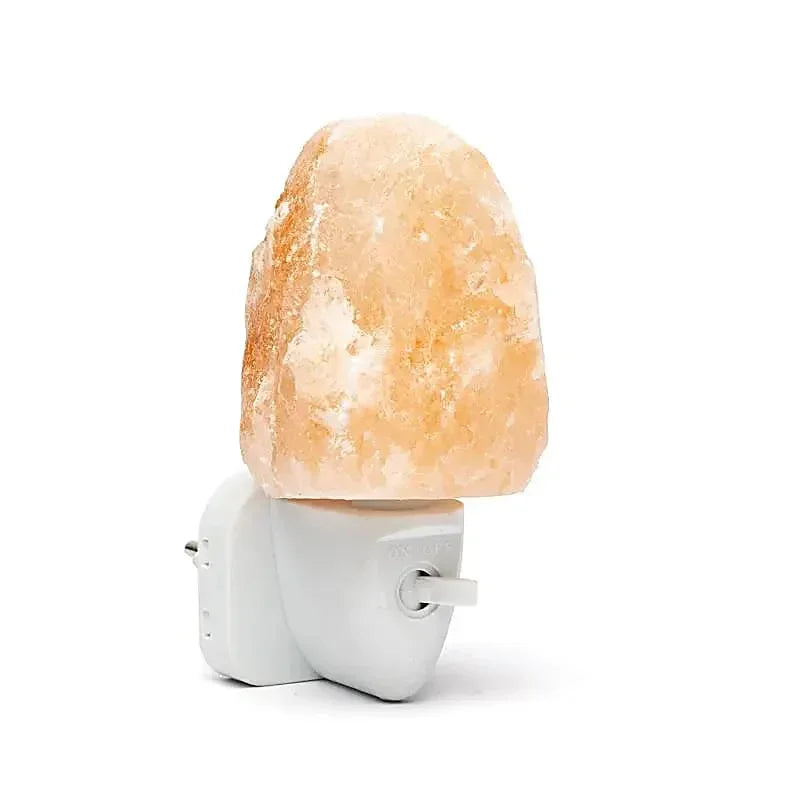 Himalaya zoutlamp nachtlampje voor stopcontact met rustgevende oranje gloed