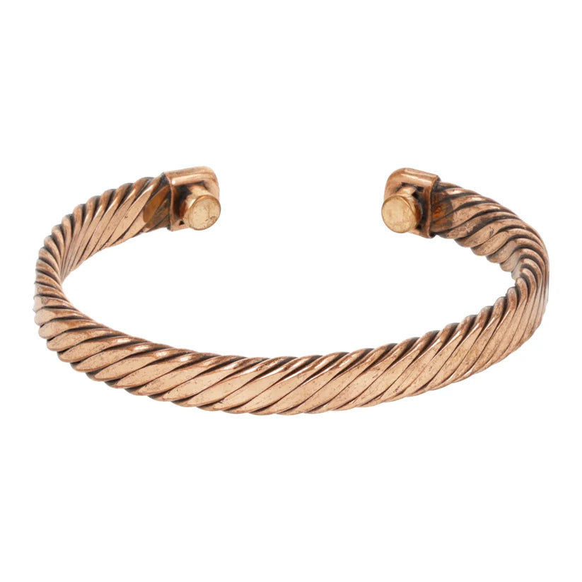 Koperen armband met gedraaid design en open sluiting