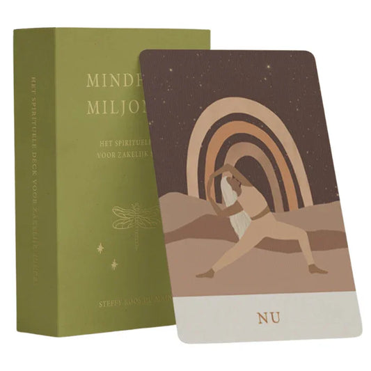 Mindfulness kaartspel met groene doos, illustratie yogahouding en regenboog op kaart