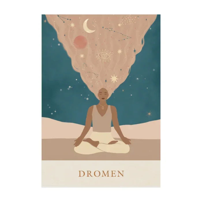 Illustratie van mediterende vrouw, sterrenhemel, maan en dromerige elementen, tekst 'Dromen'.