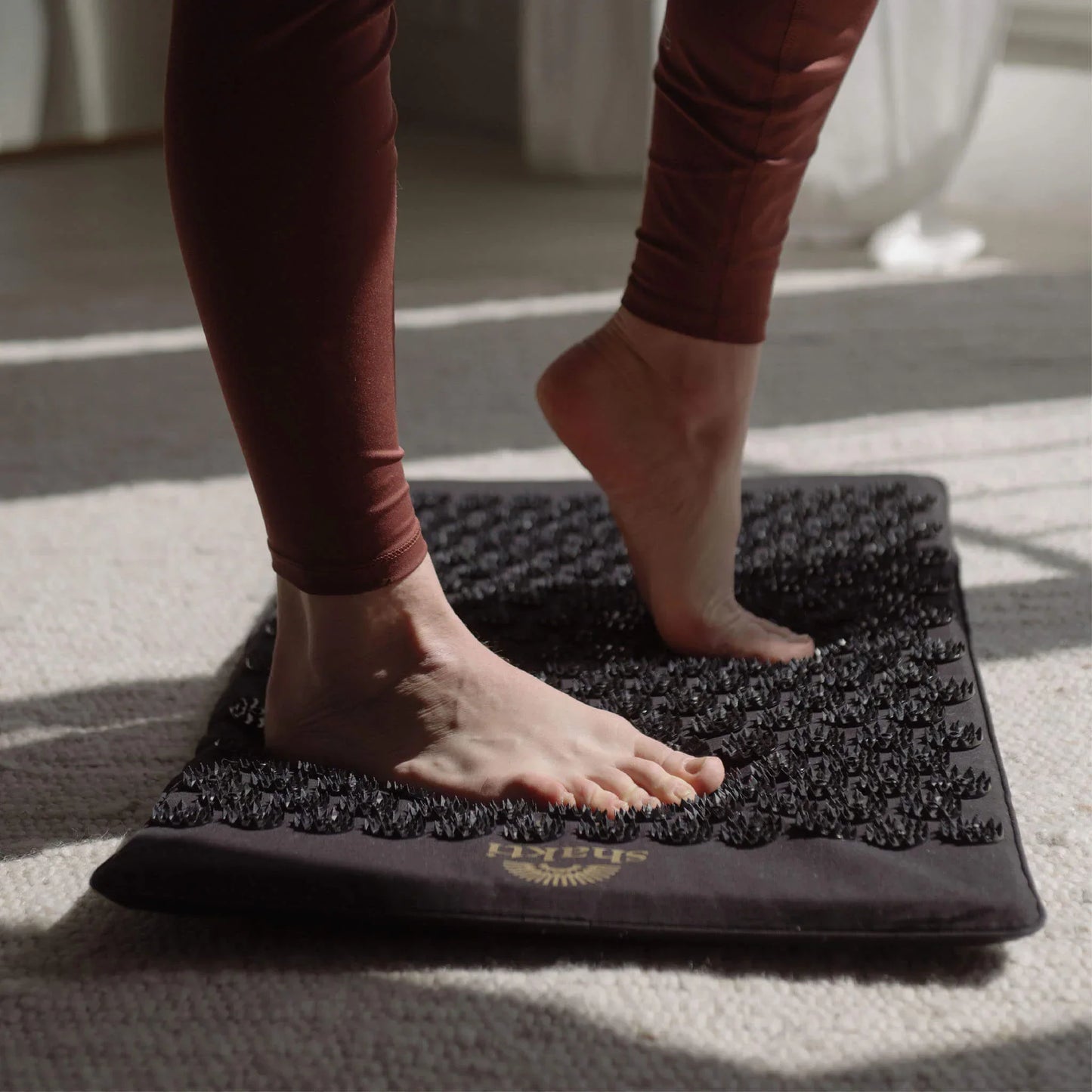 Voetmassage mat met acupressuurpunten voor ontspanning en zelfzorg, ideaal voor thuisgebruik
