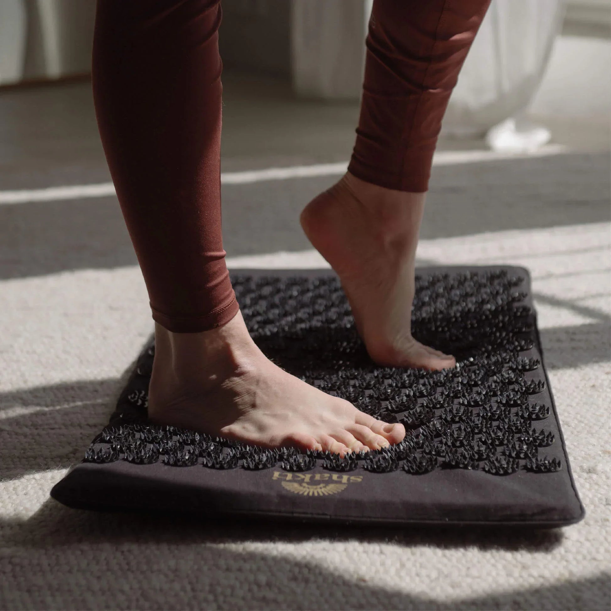 Voetmassage mat met acupressuurpunten voor ontspanning en zelfzorg, ideaal voor thuisgebruik