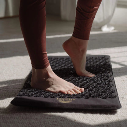 Voetmassage mat met acupressuurpunten voor ontspanning en zelfzorg, ideaal voor thuisgebruik
