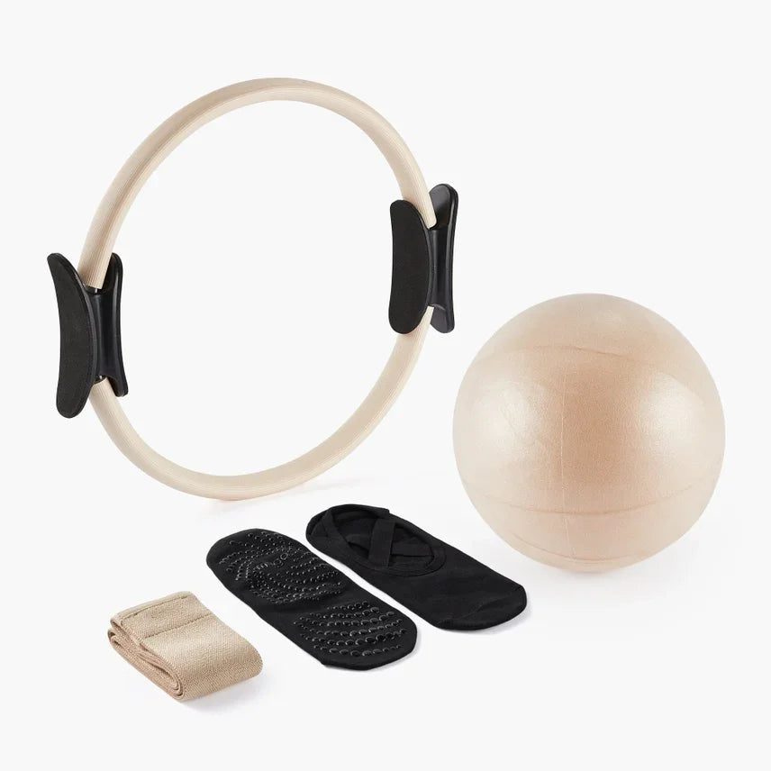 Pilates ring, fitnessbal, grip sokken en weerstandsband voor yoga en thuis training