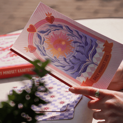 Daily Mindset Deck kaart met zon en bladeren, voor mindfulness en zelfzorg